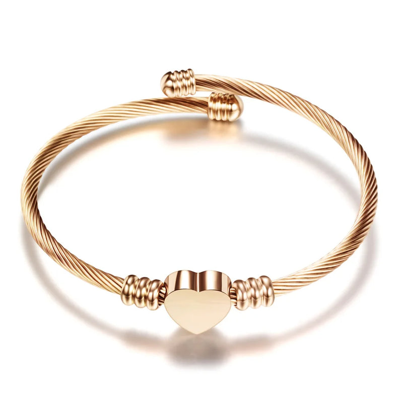 Pulseira Feminina em Aço Inoxidável com Coração Vazado, Banhada em Ouro Rosa, Ajustável e Antialérgica