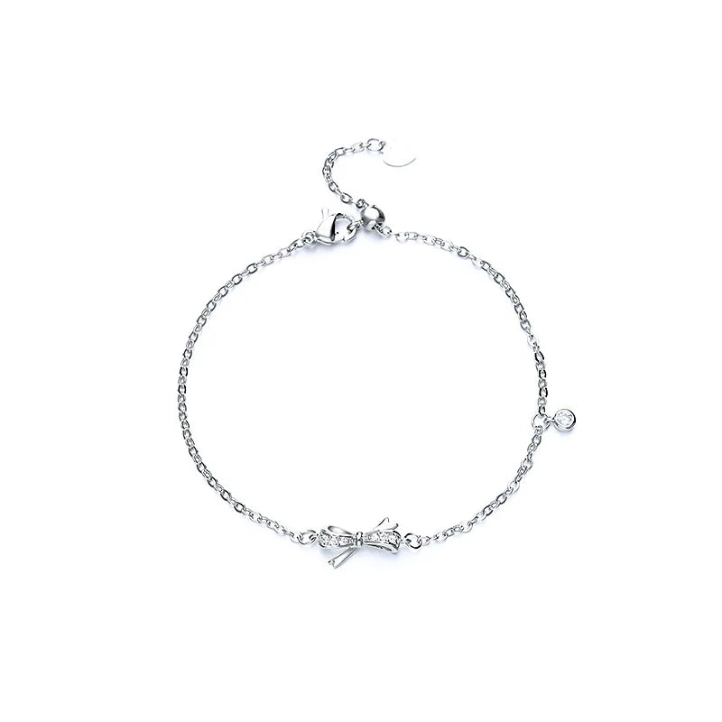 Pulseira Feminina em Prata 925 com Borboletas Cravejadas, Design Romântico e Ajustável para Datas Especiais