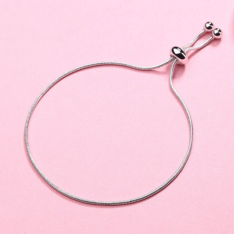 Pulseira Feminina em Prata 925 com Borboletas Cravejadas, Design Romântico e Ajustável para Datas Especiais