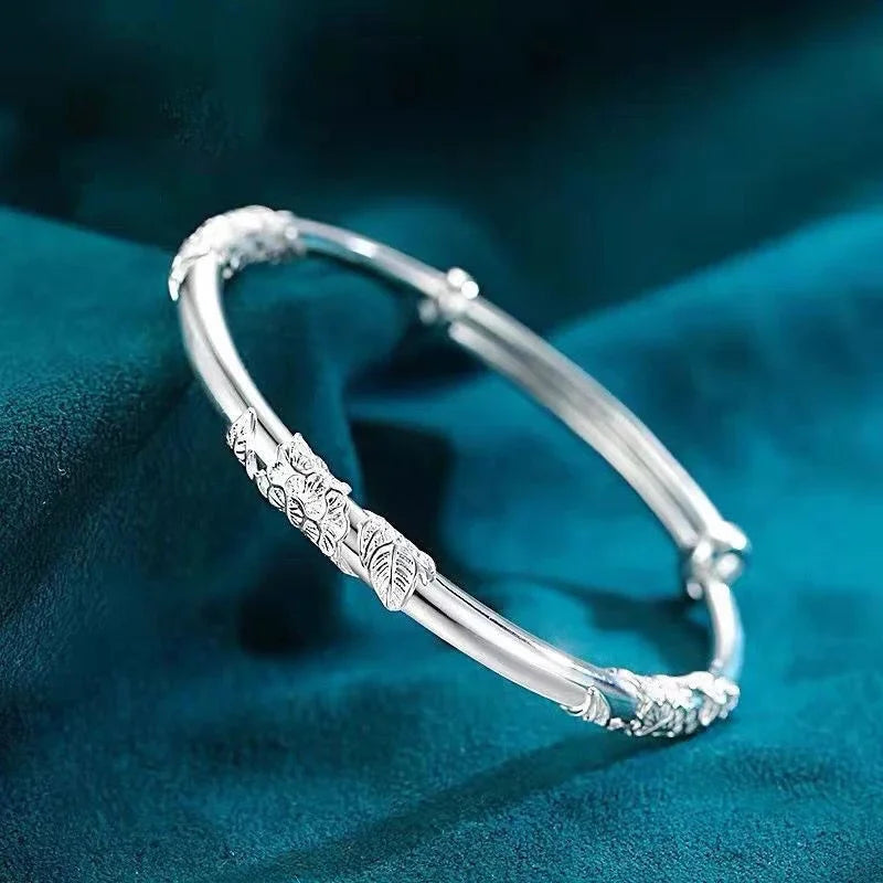 Pulseira Feminina em Prata 925 com Design de Flores, Modelo Aberto Ajustável e Estilo Étnico Sofisticado