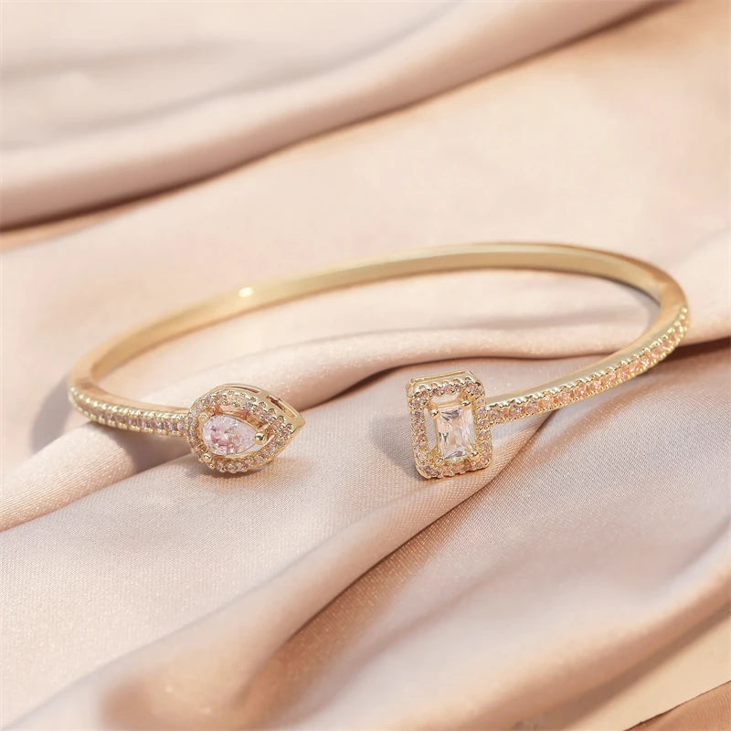 Pulseira Feminina de Luxo em Cobre Dourado com Zircônia Cúbica, Design Geométrico Sofisticado