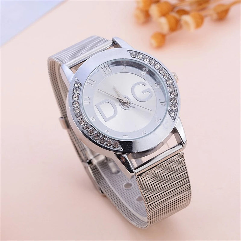 Relógio Feminino de Luxo 36mm, Pulseira Malha em Aço Inox Dourado, Mostrador Minimalista com Brilhos
