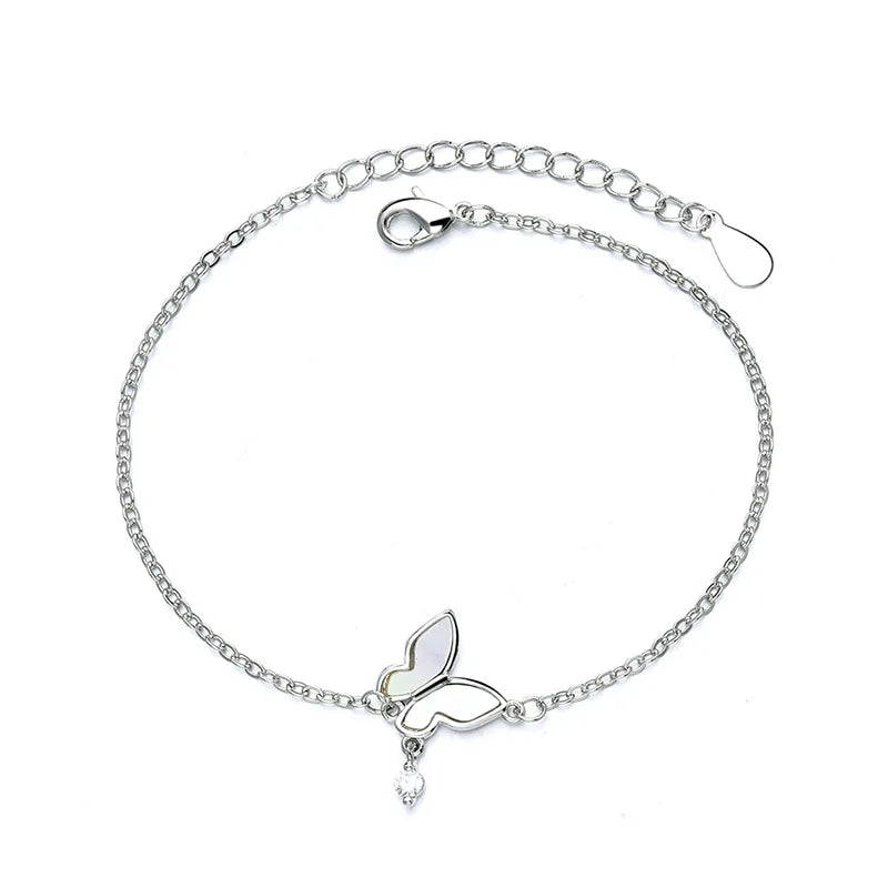 Pulseira Feminina em Prata 925 com Borboletas Cravejadas, Design Romântico e Ajustável para Datas Especiais