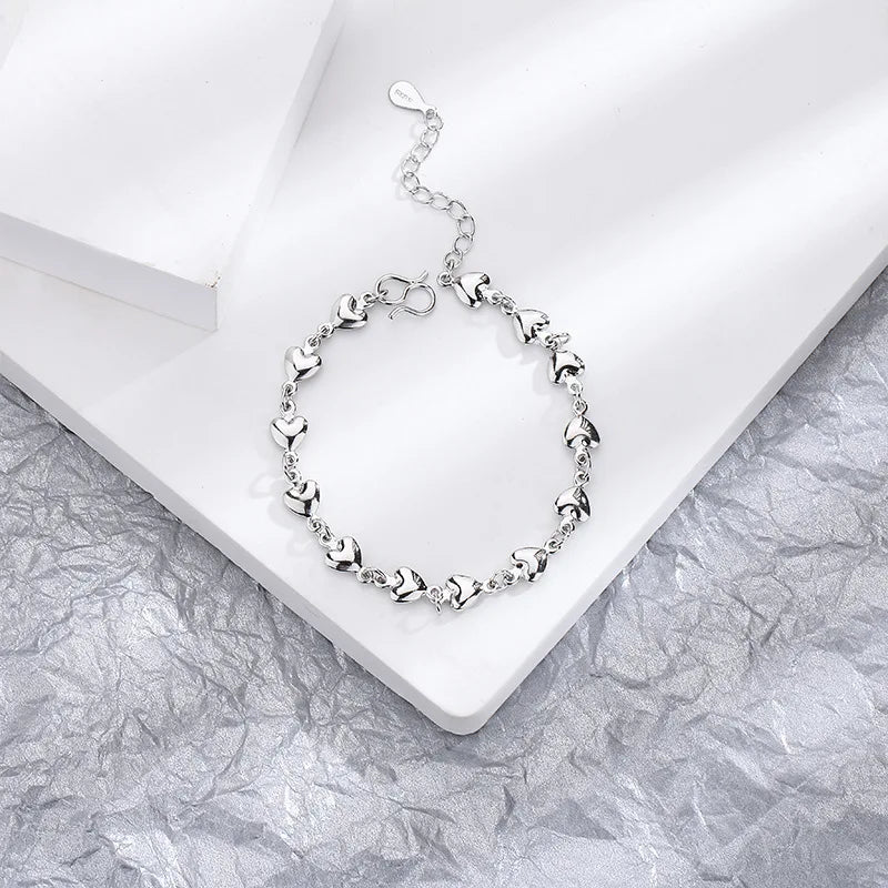 Pulseira Feminina em Prata 925 com Borboletas Cravejadas, Design Romântico e Ajustável para Datas Especiais
