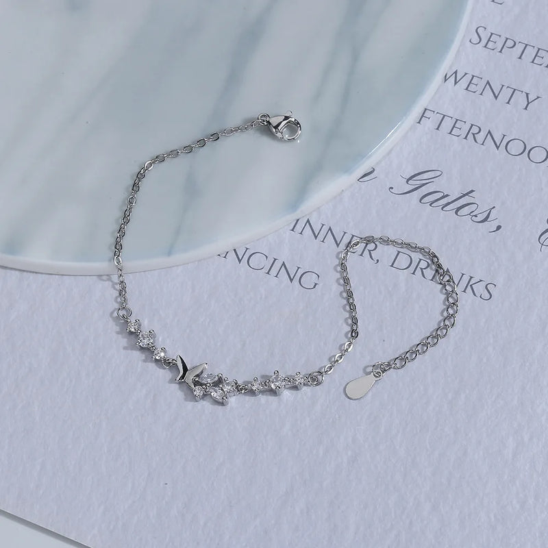 Pulseira Feminina em Prata 925 com Borboletas Cravejadas, Design Romântico e Ajustável para Datas Especiais