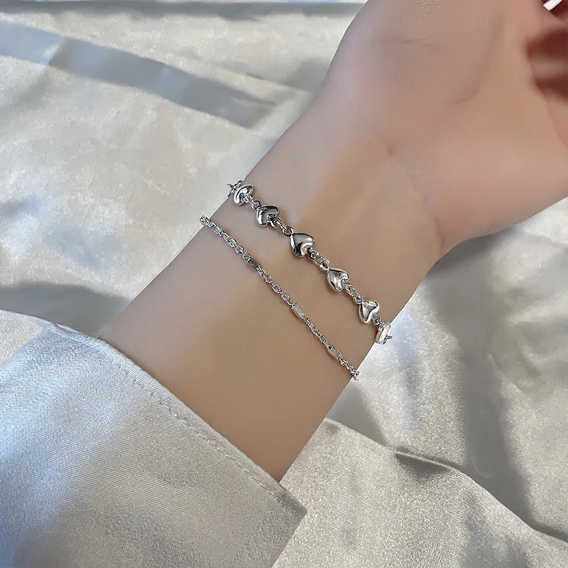 Pulseira Feminina em Prata 925 com Borboletas Cravejadas, Design Romântico e Ajustável para Datas Especiais