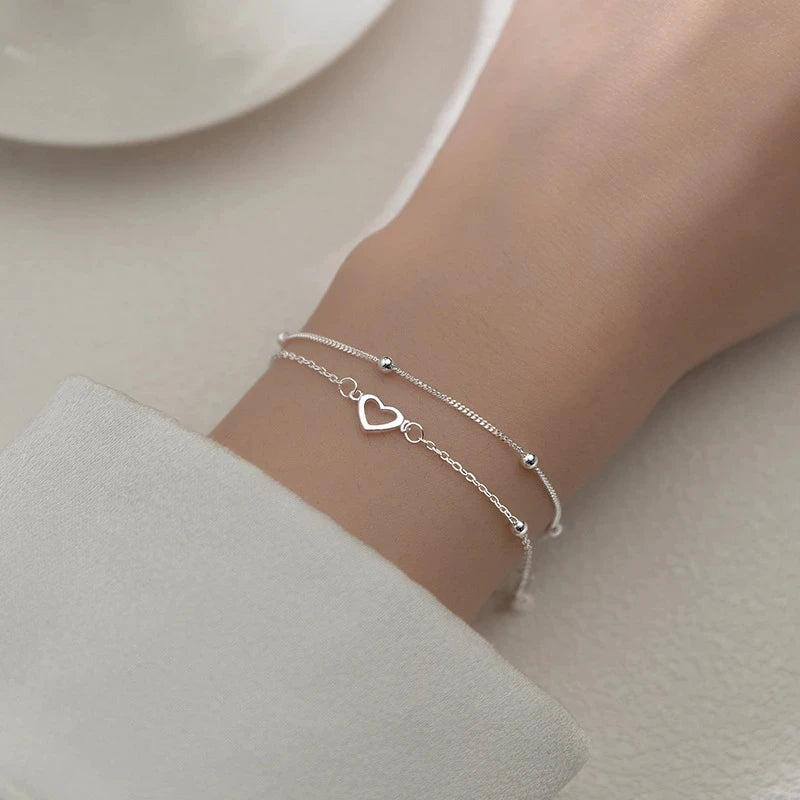 Pulseira Feminina em Prata 925 com Borboletas Cravejadas, Design Romântico e Ajustável para Datas Especiais