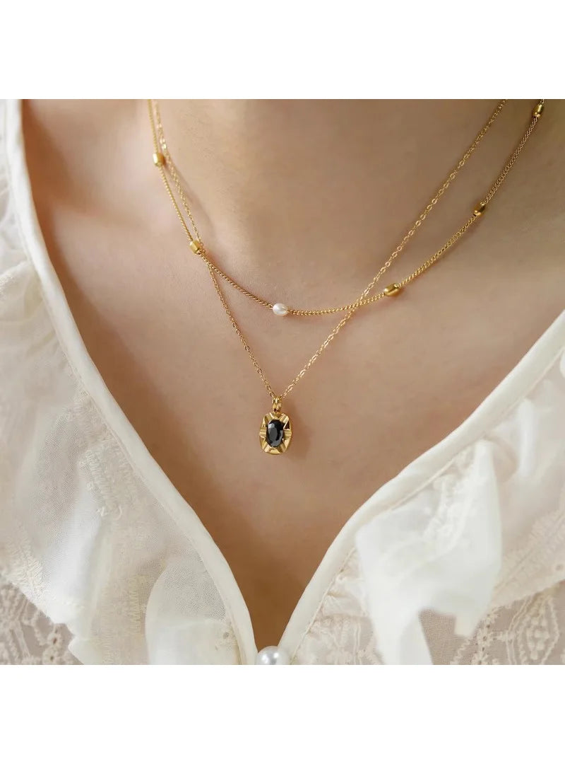 Colar Gargantilha com Corações Empilhados em Aço Inoxidável Dourado, Minimalismo e Elegância Feminina