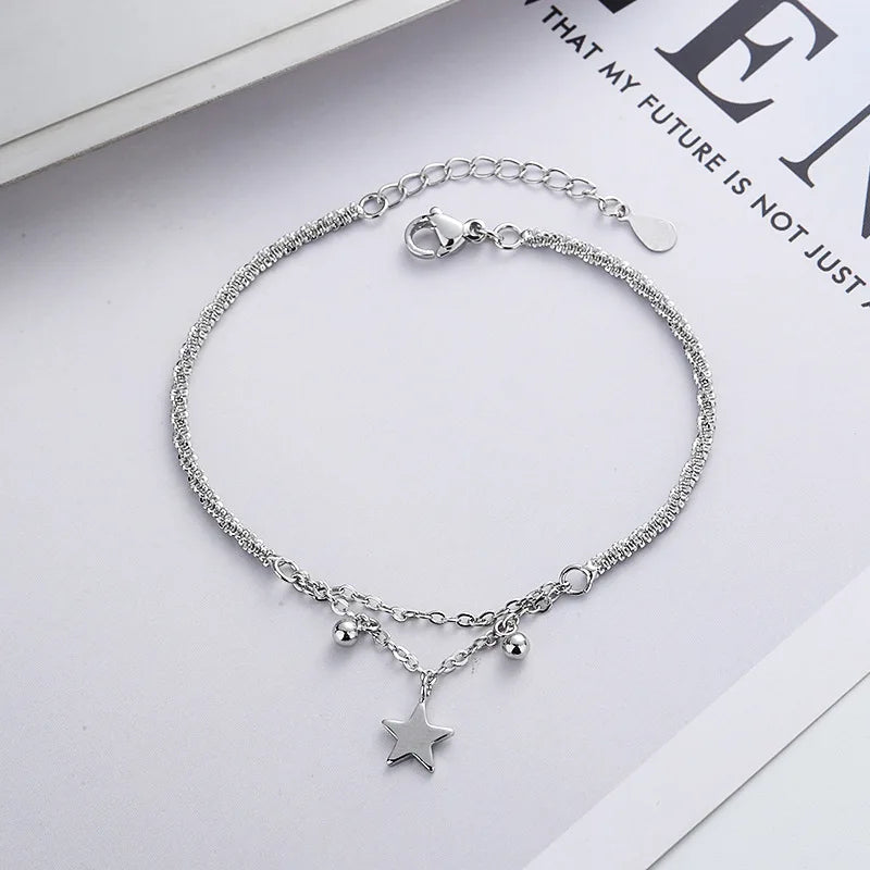 Pulseira Feminina em Prata 925 com Borboletas Cravejadas, Design Romântico e Ajustável para Datas Especiais