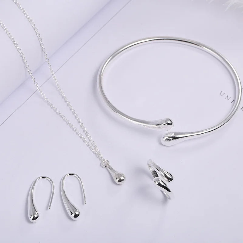 Kit Feminino 5 Peças Gota de Água em Liga Banhada a Ouro, Elegância Versátil para Festas e Presentes