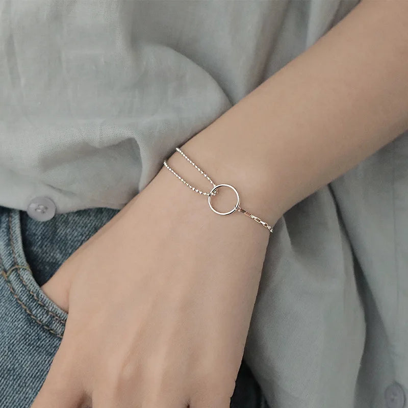 Pulseira Feminina em Prata 925 com Borboletas Cravejadas, Design Romântico e Ajustável para Datas Especiais