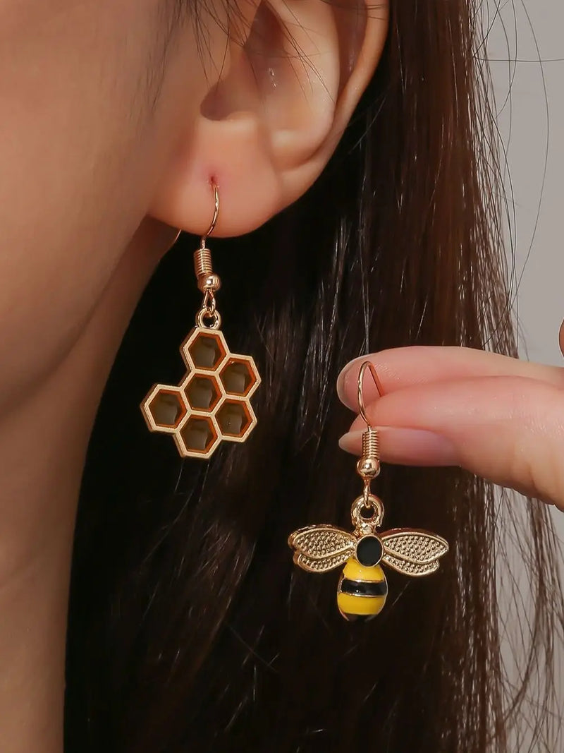 Brincos Femininos com Pingente de Abelha, Design Delicado e Moderno para Looks Casuais e Charmosos
