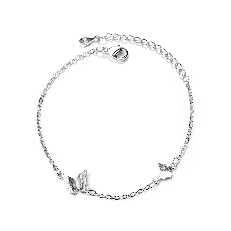 Pulseira Feminina em Prata 925 com Borboletas Cravejadas, Design Romântico e Ajustável para Datas Especiais