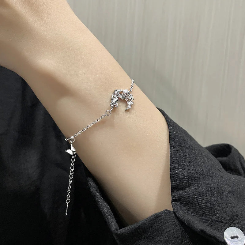 Pulseira Feminina em Prata 925 com Borboletas Cravejadas, Design Romântico e Ajustável para Datas Especiais