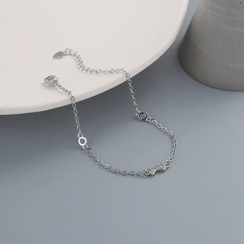 Pulseira Feminina em Prata 925 com Borboletas Cravejadas, Design Romântico e Ajustável para Datas Especiais