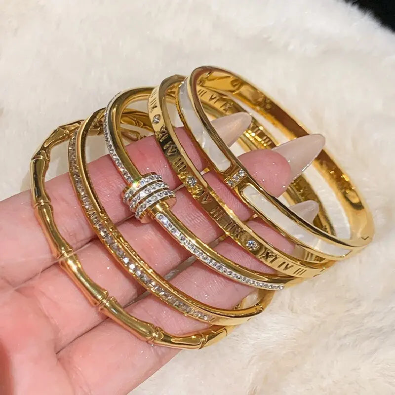 Pulseira Feminina em Aço Titânio com Detalhes de Zircônia, Estilo Clássico Moderno para Uso Diário